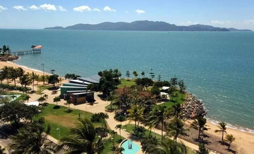 エクゼクティブワンルーム, Aquarius On The Beach