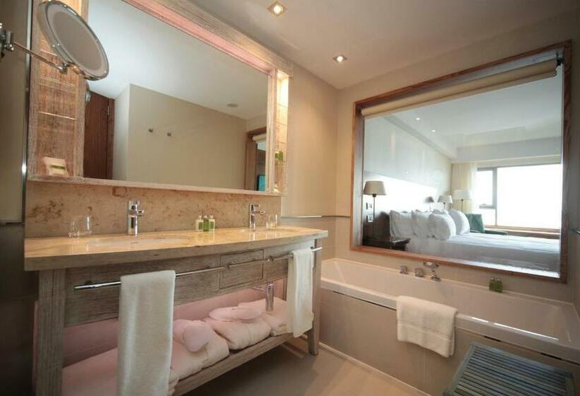 جناح سوبيريور مطل علي البحر, Arakur Ushuaia Resort & Spa