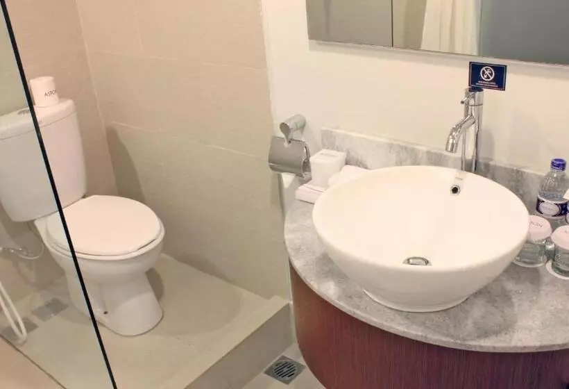 スタンダードスタジオ, Aston Pluit Hotel & Residence