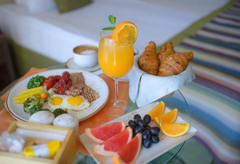 اتاق راحتی, Bridge Resort