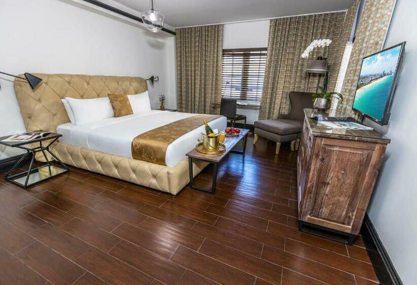 スタンダードルーム, Croydon