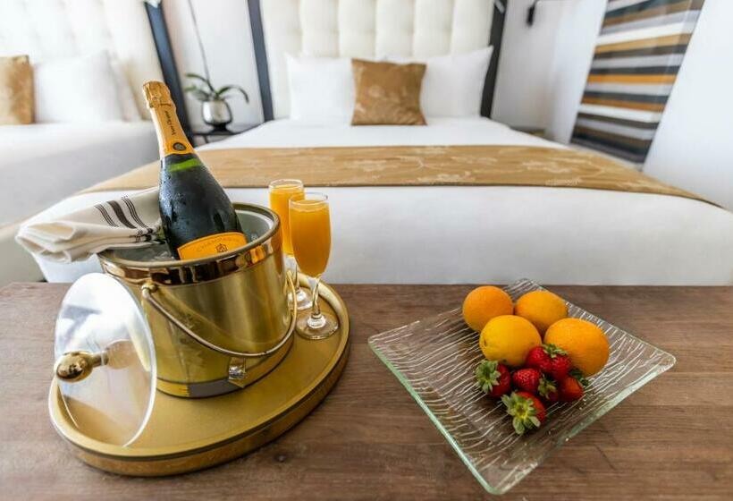 スタンダードルーム, Croydon