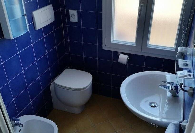 Triple Room Sea View, Delfino