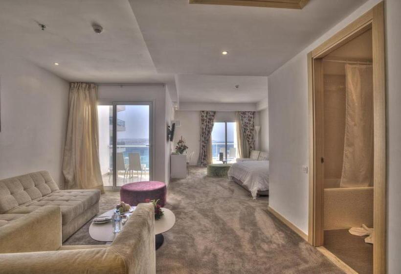 اتاق اجرایی, Farah Tanger