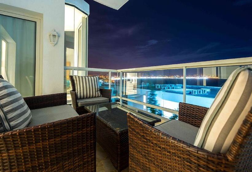 بانگلوی استاندارد, Farah Tanger