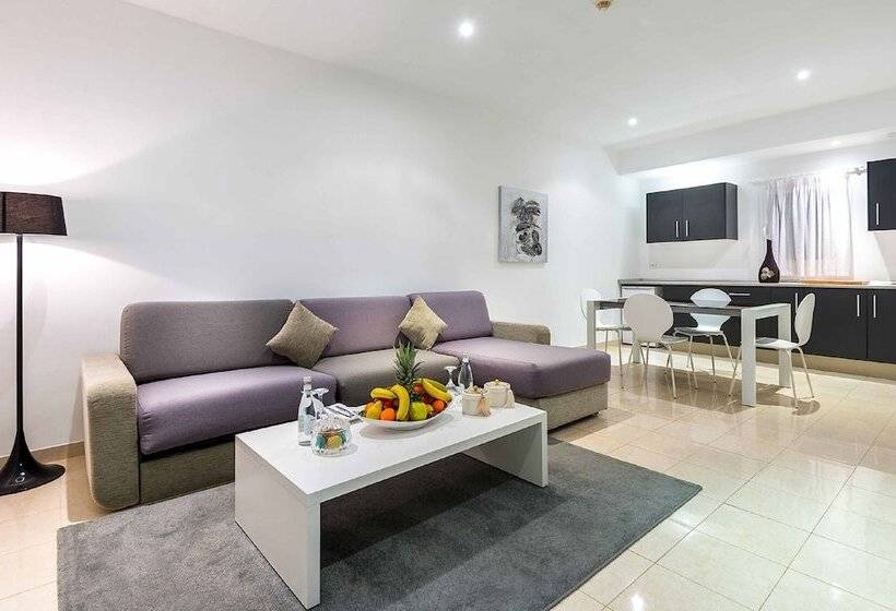 بانگلوی استاندارد, Farah Tanger