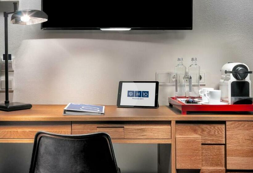 Номер Deluxe с Террасой, H10 Metropolitan 4* Sup