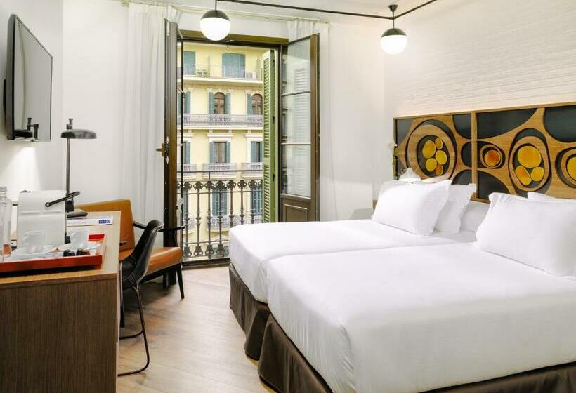 Номер Стандарт с Балконом, H10 Metropolitan 4* Sup