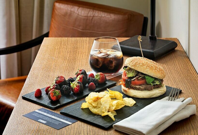 Номер Deluxe с Террасой, H10 Metropolitan 4* Sup