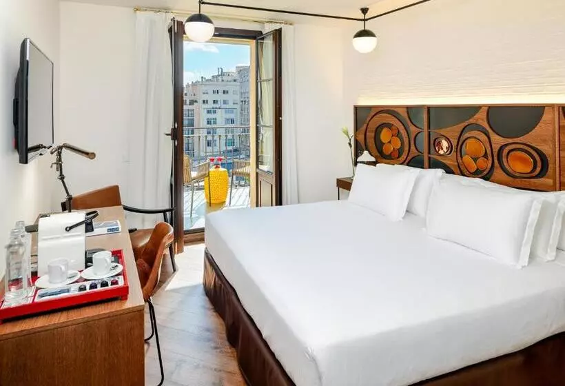 Superior Room with Terrace, H10 Metropolitan 4* Sup