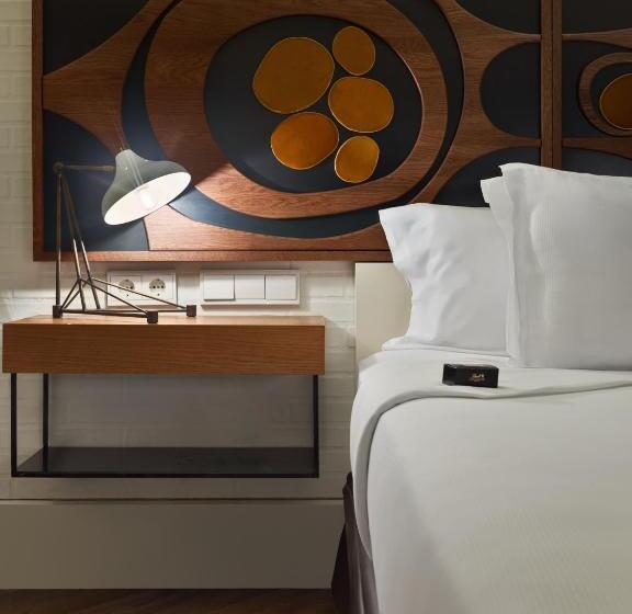 Номер Deluxe с Террасой, H10 Metropolitan 4* Sup