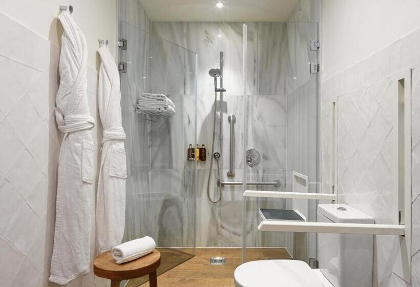 Номер Стандарт с Балконом, H10 Metropolitan 4* Sup