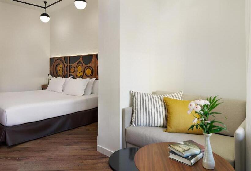 Номер Deluxe с Террасой, H10 Metropolitan 4* Sup