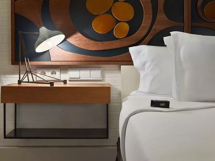 اتاق لوکس با تراس, H10 Metropolitan 4* Sup