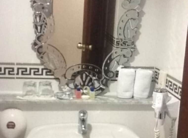 اتاق استاندارد یک نفره, Majliss Hotel Downtown