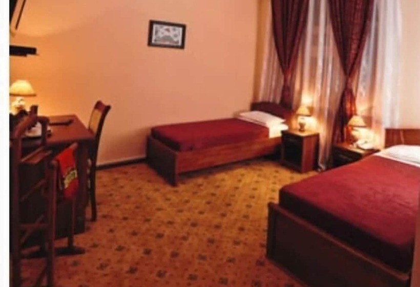 غرفة قياسية, Royal Palace