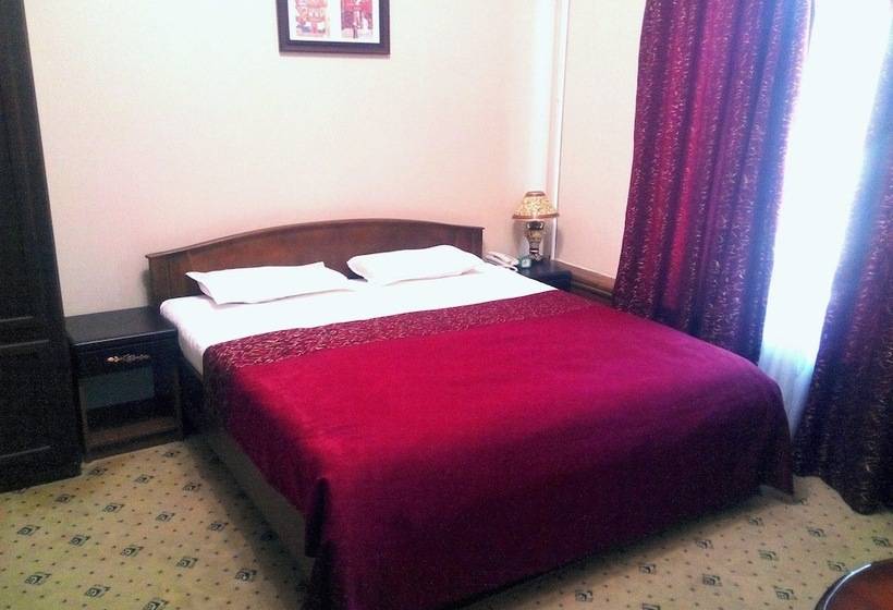 غرفة قياسية, Royal Palace