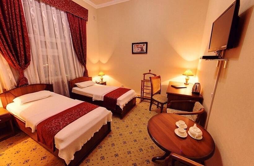 غرفة قياسية, Royal Palace