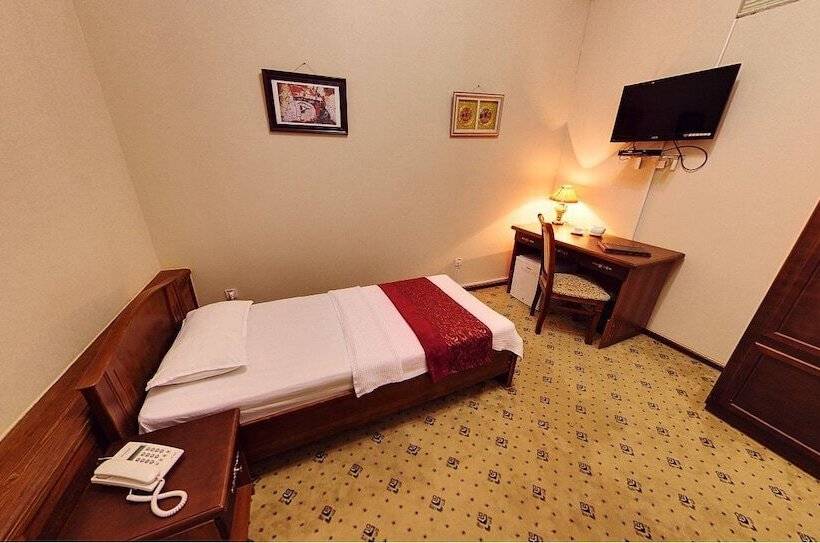 غرفة قياسية فردية, Royal Palace