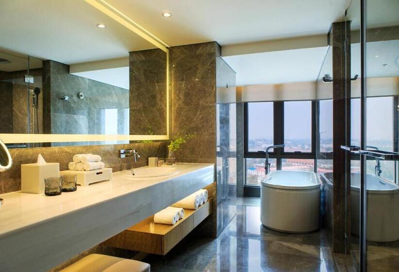 Номер Deluxe, Renaissance Beijing Wangfujing