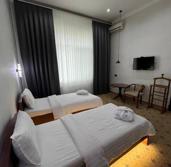 غرفة إقتصادية, Royal Palace