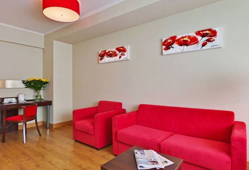 اتاق خانوادگی, Sevastopol Modern