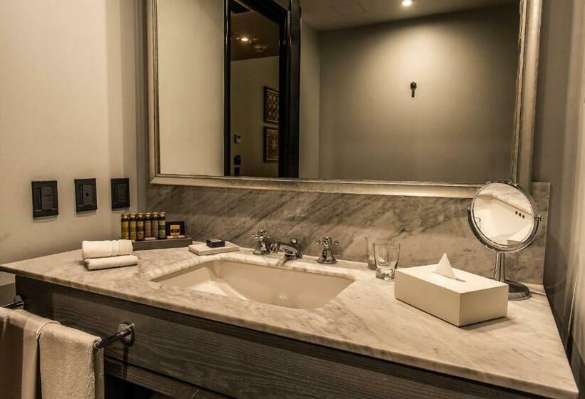 标准间, The Singular Santiago