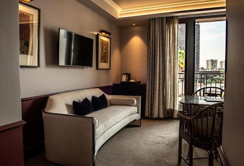 古典房间, The Singular Santiago