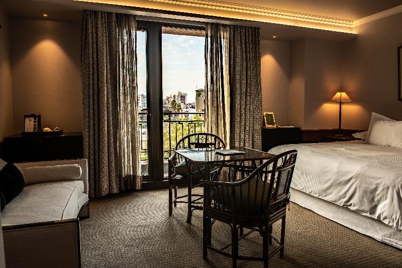 古典房间, The Singular Santiago