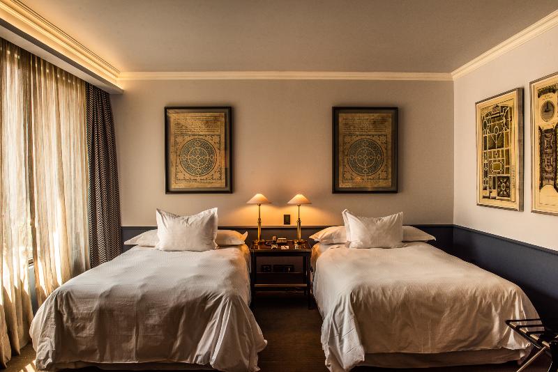 适合残疾人使用的标准间, The Singular Santiago