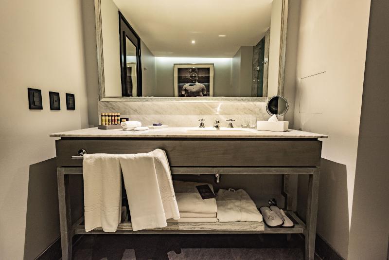 סוויטה, The Singular Santiago