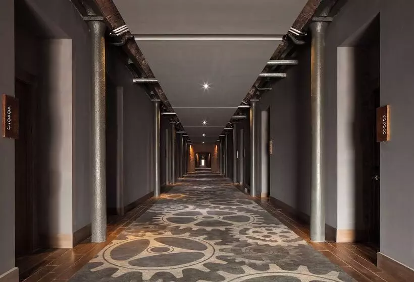 Classic Room, Titanic Hotel Liverpool