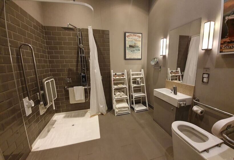 غرفة سوبيريور لذوى الاحتياجات الخاصة, Titanic Hotel Liverpool