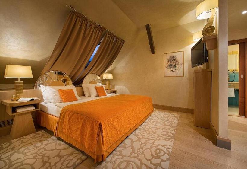 Люкс, Zvon Design Suites