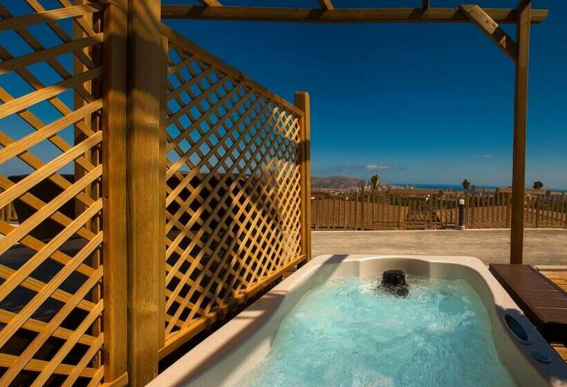 بانگلوی لوکس, Magic Natura Resort