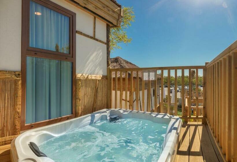 بانگلوی لوکس, Magic Natura Resort