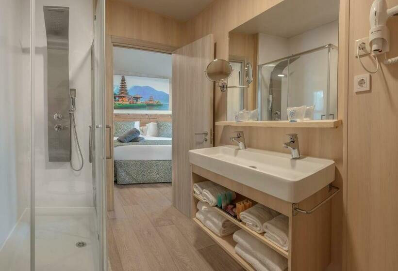 بانگلوی لوکس, Magic Natura Resort