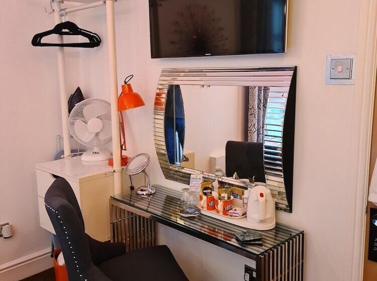 スタンダードルーム, The Arthington