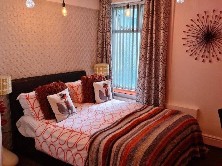 Quarto Estandar, The Arthington