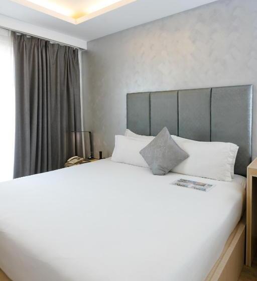 סטודיו דלוקס, Regency Grand Suites