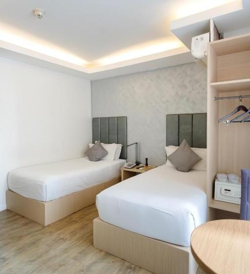 סטודיו אקזקיוטיב, Regency Grand Suites