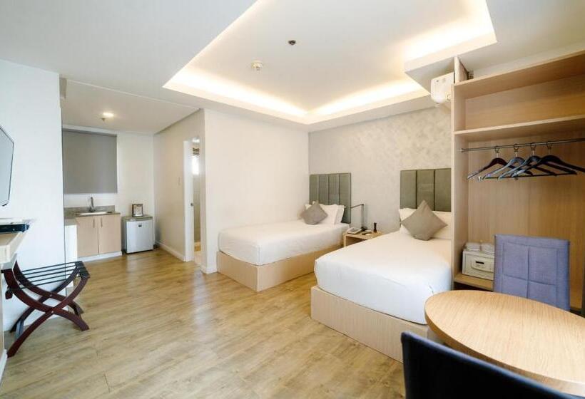 סטודיו אקזקיוטיב, Regency Grand Suites