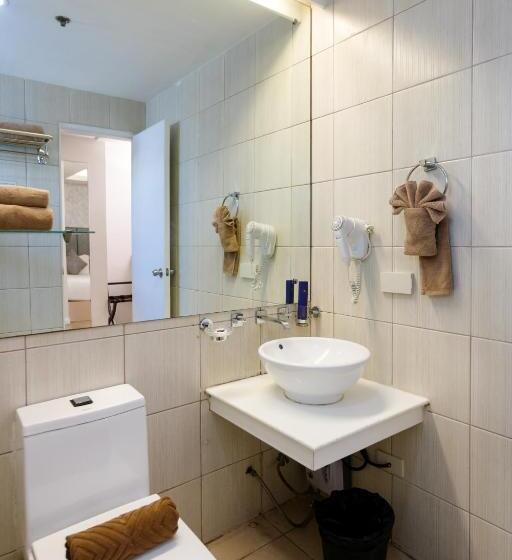 סטודיו אקזקיוטיב, Regency Grand Suites