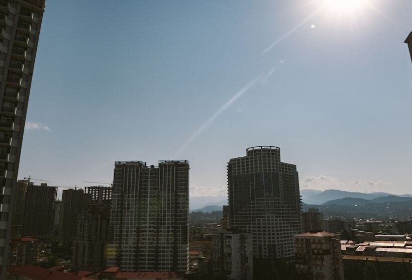 آپارتمان 2 خوابه, Silk Road Sea Towers Batumi Apart
