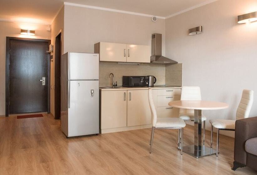 آپارتمان 2 خوابه, Silk Road Sea Towers Batumi Apart