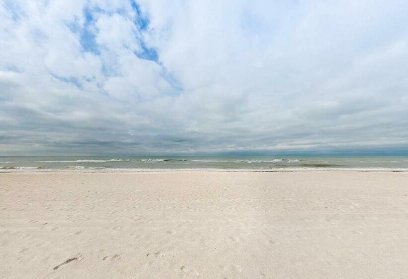 Апартаменты 2 Спальни, Martinique 401s