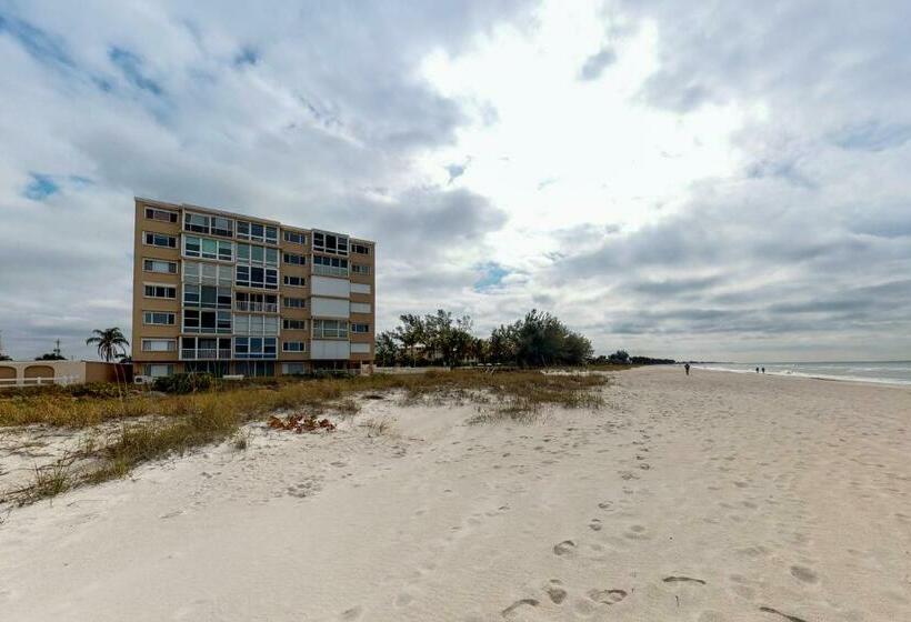 Апартаменты 2 Спальни, Martinique 401s