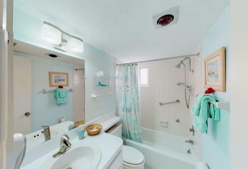 Апартаменты 2 Спальни, Martinique 401s