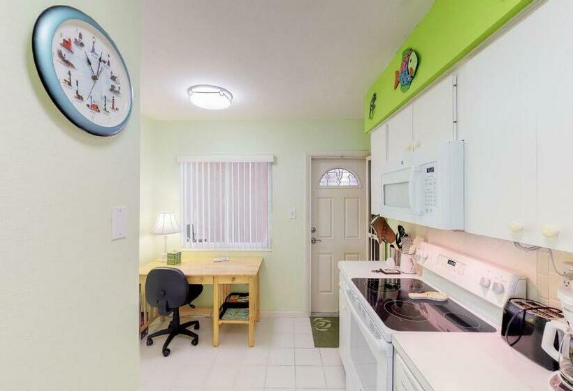 Апартаменты 2 Спальни, Martinique 401s