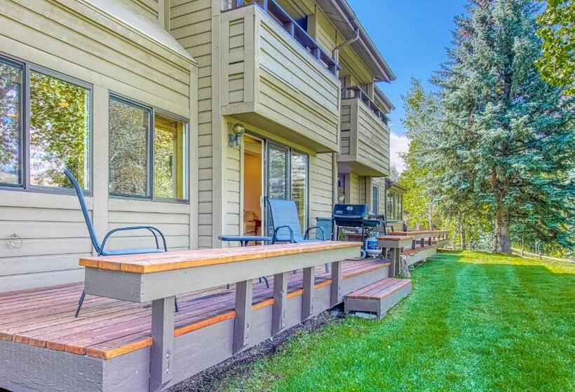 شقة غرفتين, The Bluff Mountain Retreat